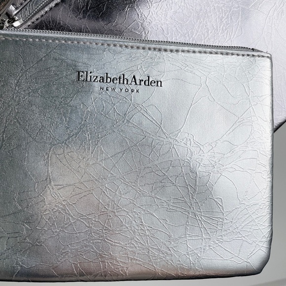 Elizabeth Arden Makeup Bag Set - Picture 2 of 4